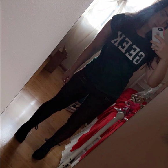 Meet your Posher, Katie - Picture 2 of 7